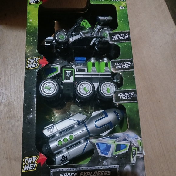 Space Maxx Space Explorers Mini Vehicles 3pk they Lights up & Sound Talk NEW - Picture 2 of 5